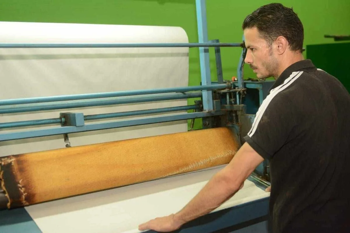 ورشة إنتاج البليسيه في مصنع حلالة