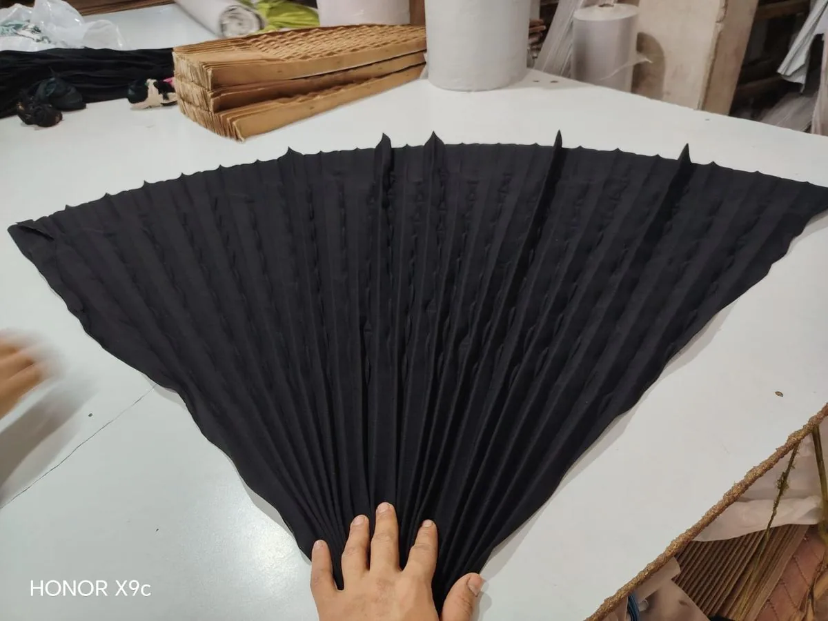 تنورة بليسيه سوداء طويلة من مصنع حلالة